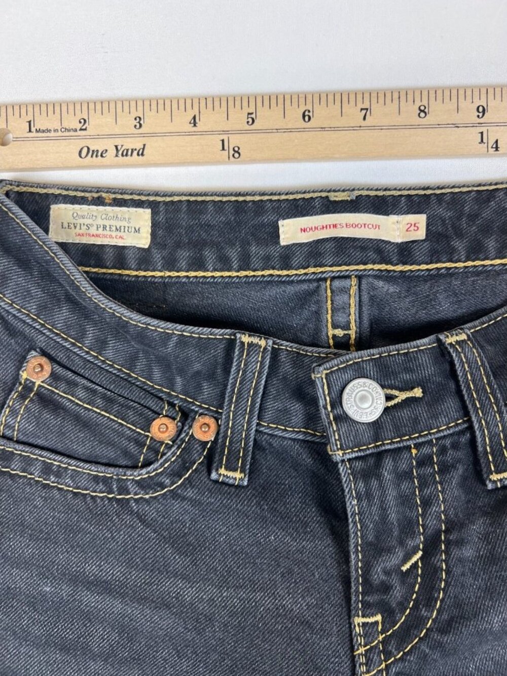 Levi's Women Noughties 25x32 Bootcut Jeans Black Distressed Denim Y2K Style - Picture 12 of 12